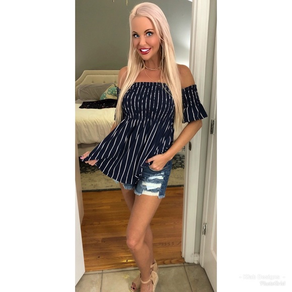 💕LAST 1! 💕Navy/White Off Shoulder Smocked Tunic! - Picture 5 of 7
